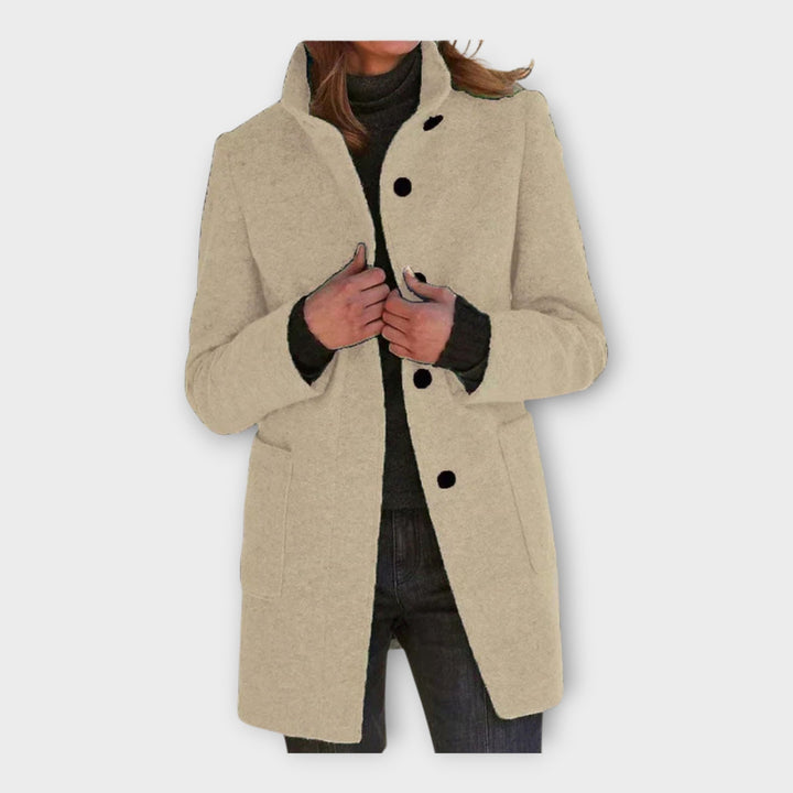 Elegantný Kabát s Nadčasovým Strihom