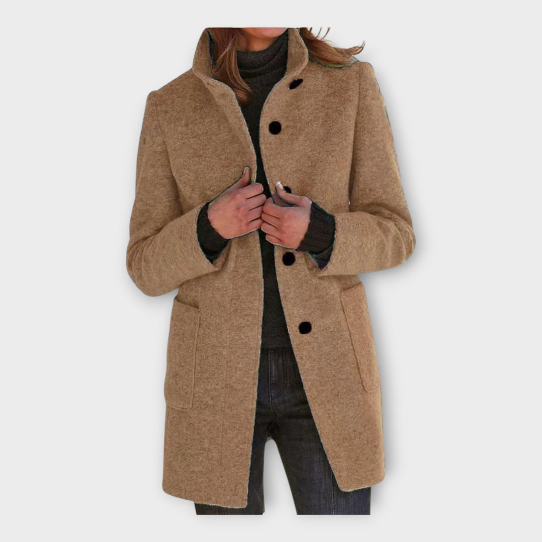 Elegantný Kabát s Nadčasovým Strihom