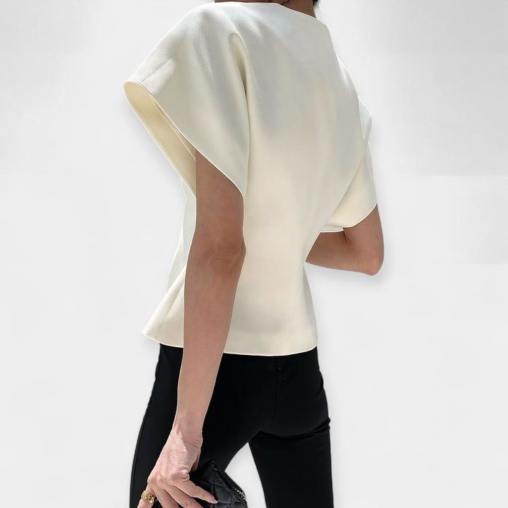 Minimalistický Elegantný Top