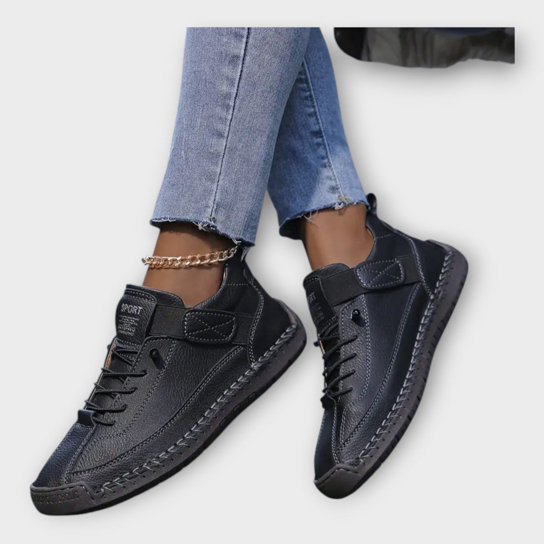 Športové topánky s elegantným a praktickým dizajnom