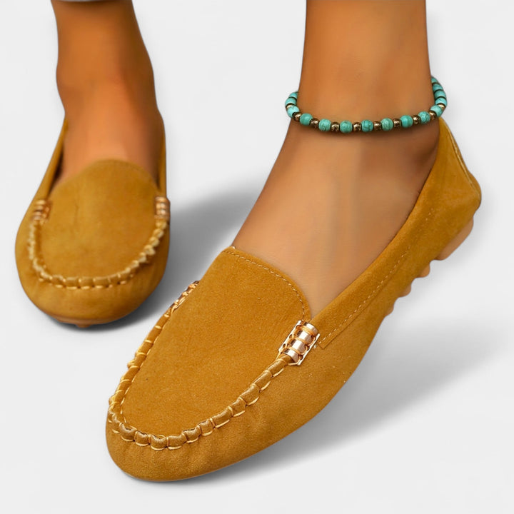Loafery s kovovými detailmi