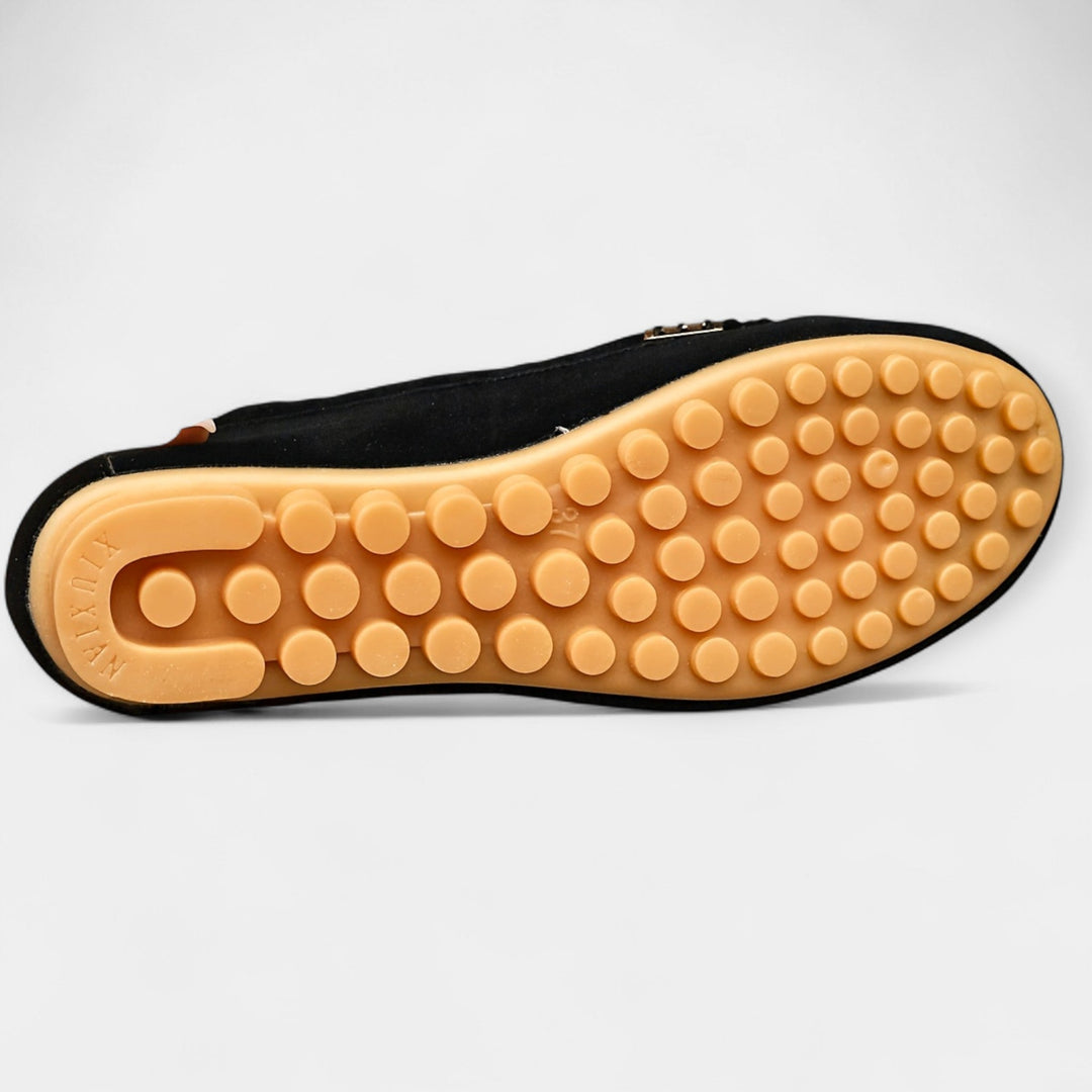 Loafery s kovovými detailmi