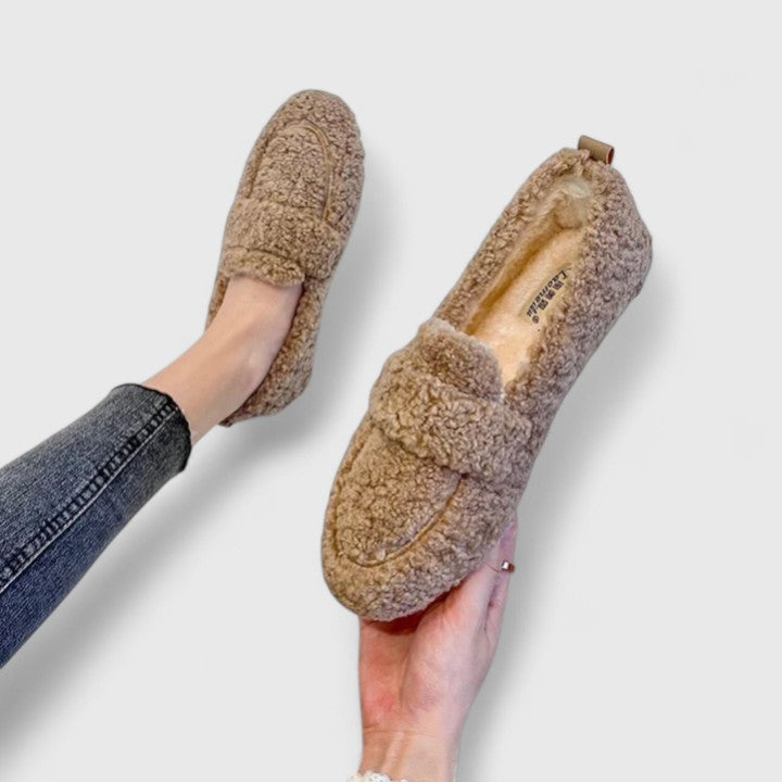 Teplé slip-on topánky s elegantným dizajnom