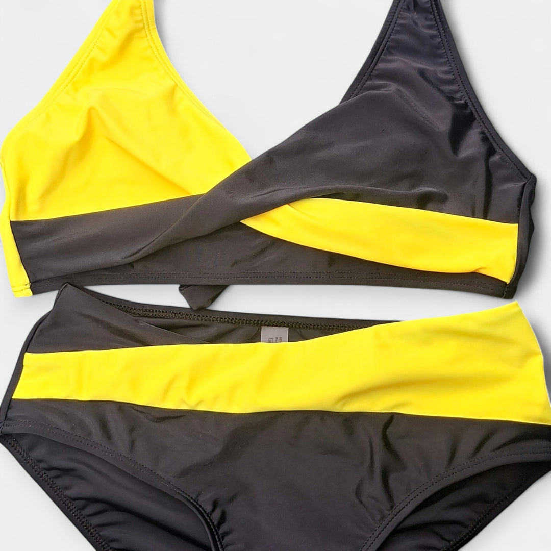 Bikini s prekríženým výstrihom