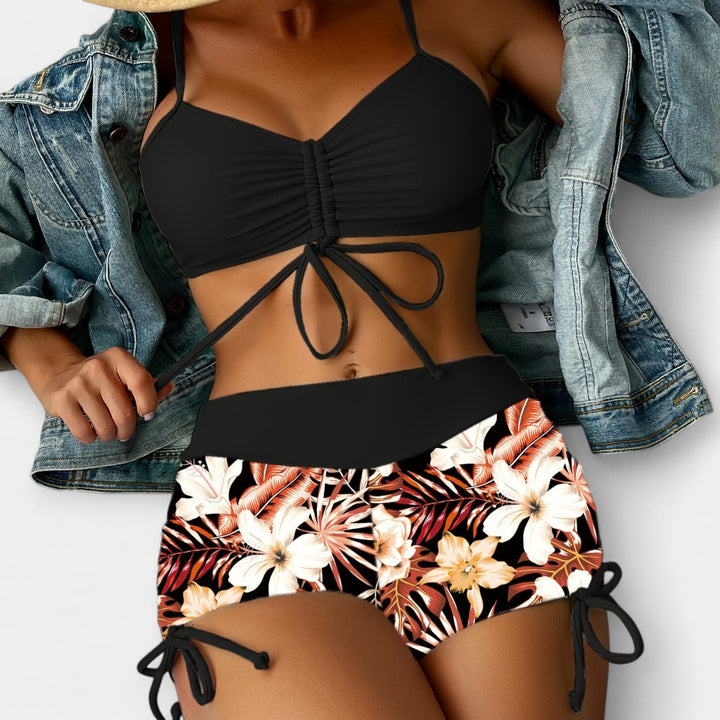 Bikini s vysokým pásom s tropickými vzormi