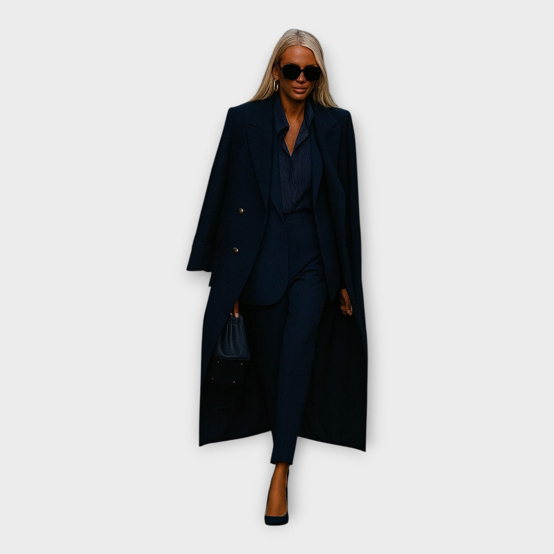 Elegantný set s nohavicami a kabátom v minimalistickom štýle