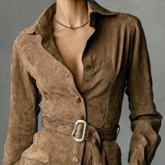 Alba – El Vestido Midi de Ante que Exuda Elegancia y Comodidad - Chloe Léa